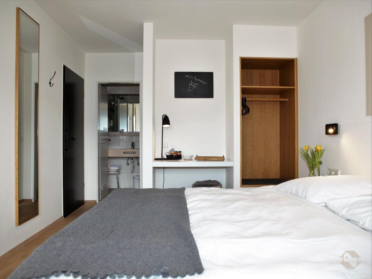 Gasthaus Hirschenstube & Gaestehaus Gehri Waldkirch Room photo